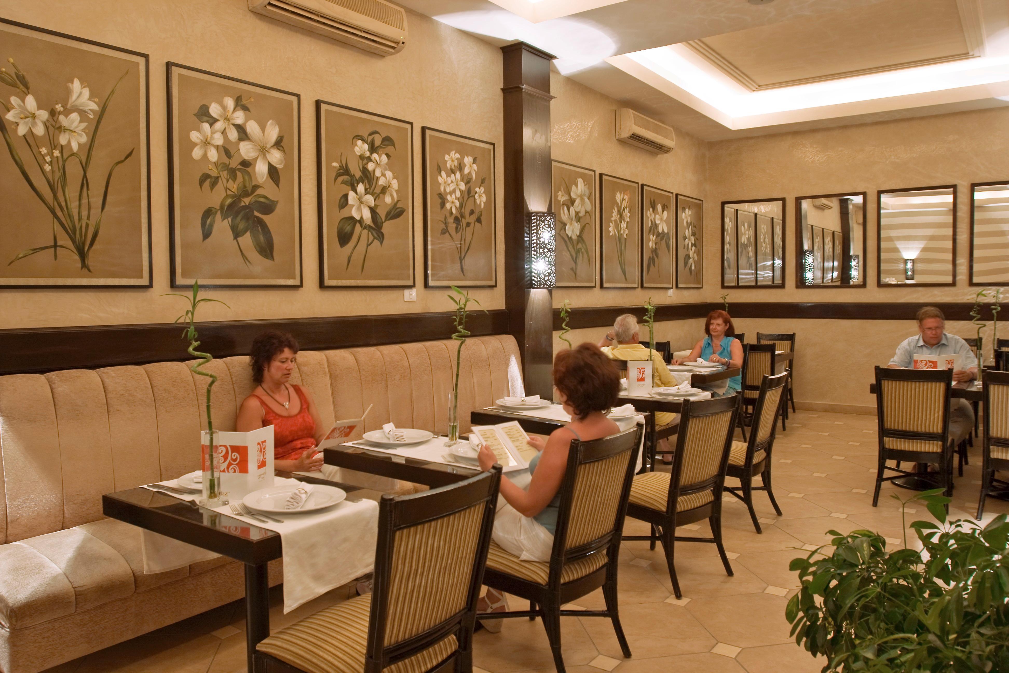 Jaz Makadi Star&Spa Hurghada Bagian luar foto